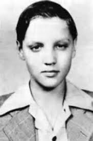 Elvis presley young and beautiful. Profile Of A Performer The Young Elvis Presley Singing The Song In My Heart