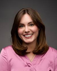 Elizabeth Lamp's Instagram, Twitter & Facebook