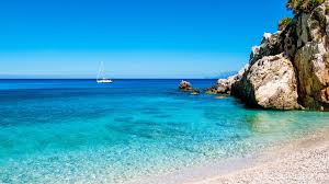 Paradies tyrrhenische meerbucht, san vito lo capo strand mit klarem azurblauem wasser und extrem weißem sand und monte monaco im fernen, sizilien, italien. á… Die 5 Schonsten Strande Auf Sizilien Reisemagazin Holidaycheck