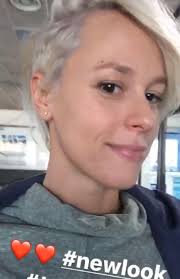 Tendenze autunno 2021, l'ex nuotatrice e campionessa del mondo federica pellegrini ha incantato su instagram con la sua nuova frangia . Pellegrini 2 Ultime Notizie Flash