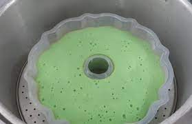 Instruksi memasak bolu kukus 2 telur · ayak tepung terigu dan bakin powder sisihkan. Resep Bolu Pandan Kukus 2 Telur Yang Ekonomis
