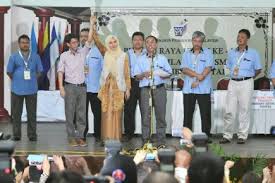 He is the current raja kecil sulong of perak. Parlimen Lembah Pantai Kekal Milik Pkr Semasa Mstar