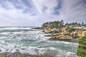 The Moby House - Pacific View Lodging