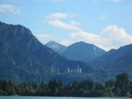 Check the top places to visit in the region and plan your next adventure today. Schloss Neuschwanstein Vom Forggensee Bild Forggensee In Fussen