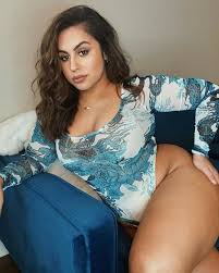Pin On Bbw Curves Plus Size