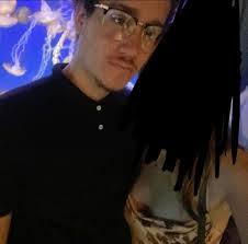 Devin Dodd's Instagram, Twitter & Facebook