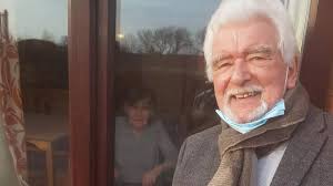 Loving husband 'cried for 30 minutes' after being told he could hold his  wife's hand again