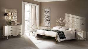 غرف نوم المطلق 2018