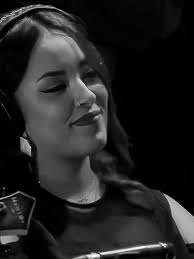 الكمان تشتبك مع البيانو، ثم يأتي الناي ليفض التشابك، و لكن للأوركسترا في  النهاية رأي آخر.. !, من موسيقى: عتاب , تأليف و بيانو: فؤاد, توزيع و كمان:  منيب , صولو ناي: عمر القليني , #فؤاد_ومنيب