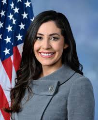 Ana Luna's Instagram, Twitter & Facebook