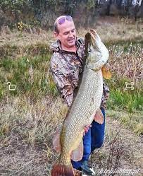 Man har ju nu äntligen börjat inse att ismete efter gädda är ganska roligt. Nytt Potentiellt Varldsrekord Pa Gadda 25300 Gram Och 140 Cm Nyheter Fisheco
