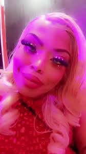 Nikole Starr's Instagram, Twitter & Facebook