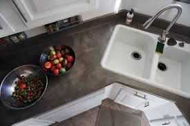 Las cocinas tienen que soportar bien el paso del tiempo, así que no te precipites con la elección del material para tu isla o encimera. 10 Different Materials For Kitchen Countertops Home Decor Inspirational Ideas And Tips