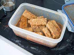 Resep & cara menggoreng tempe gembus goreng yang renyah kali ini kita membuat video tentang menggoreng tempe. 5 Resep Tempe Goreng Tanpa Tepung Yang Gurih