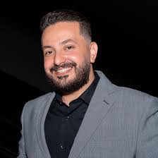 I had the pleasure of meeting Mr. Andy Giles, Chief Examiner for IGCSE  English as a Second Language, ahead of tomorrow's annual marking criteria  training for the June 2025 exams. He visited