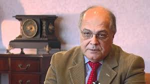 Financial Services Authority chairman leaves “for family reasons”