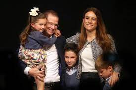 Ricardo anaya acude a votar en la casilla 0485 de la col. Conoce A Carolina Martinez Licenciada Y Esposa De Ricardo Anaya Breaking