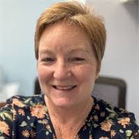 Kelly Karp's Instagram, Twitter & Facebook