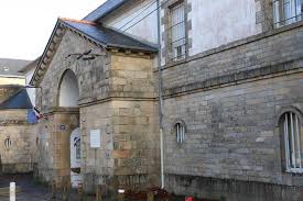 Vannes Il Tire Sur Des Jeunes Avant De Se Rendre A La Maison D Arret La Roche Sur Yon Maville Com