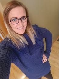 East Peoria clothing store deals sweaters and gloves