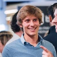 90+ perfiles de «Dever»