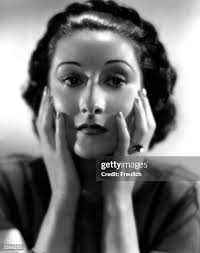 252点のGloria Holdenの写真と高解像度写真