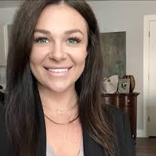 Shannon Simonson's Instagram, Twitter & Facebook