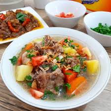 Potongan lain yang lebih keras dengan banyak tulang rawan, leher domba yang terbaik digunakan untuk membuat sup kambing. Sop Tulang Iga Sapi By Rahmi Mol Bahan 1 Kg Tulang Iga Sapi 1 Buah J Portal Berita Sidoarjo