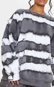 For the crumple tie dye pattern you don't need to be too careful about where the dye goes. Grey Oversized Tie Dye Sweatshirt Tops Prettylittlething
