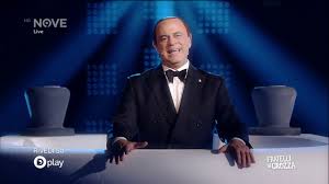 Guarda fratelli di crozza senza pubblicità qui. Crozza Berlusconi Quando Il Presidente Era Ancora In Forma Youtube