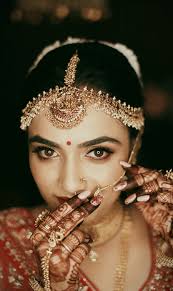 What is the meaning of the “bindi”, red dot