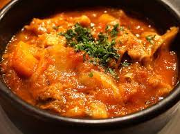 Una specialità apprezzata in tutta italia, figlia di una lunga tradizione che affonda le sue origini nella cucina povera contadina. La Trippa Alla Milanese Busecca Una Prelibatezza Da Gustare Divina Milano