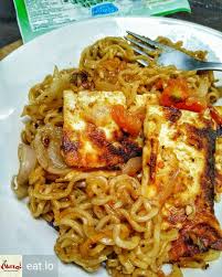 Via Eat Lo Crispy Cheese Or Paneer Maggi Noodles That I Made For Late Night Munchies Used The Hot Heads Version A Crispy Cheese Indian Food Recipes Food