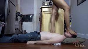 Ebony Goddess Facestanding & trample - XNXX.COM