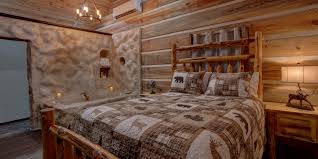 Visit hot springs, arkansas for a relaxing spa vacation getaway in the beautiful ouachita mountains, where you can enjoy hiking, shopping, boating, horse complement the natural beauty of hot springs with a scenic stay in one of our many cabin offerings. Fox Pass Cabins Home Vacation Rental In Hot Springs Arkansas Honeymoon Cabin Romantic Cabin