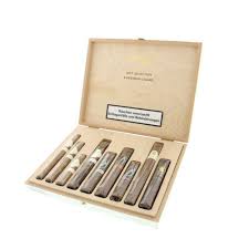 Zino davidoff stammte aus kleinsten verhältnissen und wäre ein eher unscheinbarer tabakhändler geblieben, aber er besaß eine intuitive. Davidoff Cigars Giftsets Selection 9 Premium Cigars 100 Tobacco World Of Fine Rare