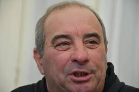 CARTELES DE INGRESO A POLVAREDAS CON LA IMAGEN DE PIRINCHO CICARÉ Se  realizó la apertura de sobres del Concurso de Precios 31 de este año para  la contratación de mano de obra