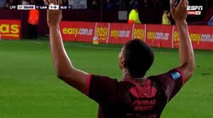 Valois anotó el 1-0 de Lanús