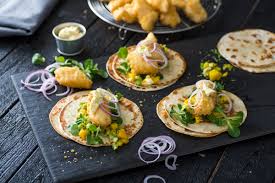 200 g rödkål, strimlan 2 st lime 2 msk rapolja 1 msk sesamolja salt. Fisktacos Med Mangosalsa Och Limeaioli Viva Vin O Mat