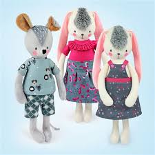 18 inch doll dress, leggings, and hair clip. Www Puppenkleider Nahen Ch Das Schnittmuster Fur Kleidchen Hose Und Strumpfe Konnen Sie Ausdrucken Oder Vorderteil Auf Das Ruckenteil Legen Rechte Stoffseiten Liegen Aufeinander