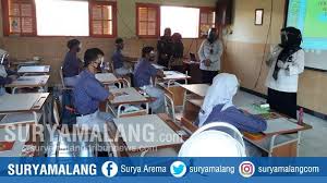 Menumbuhkan sikap disiplin sebagai kebiasaan hidup siswa melalui penegakkan tata tertib sekolah, keteladanan, dan sistem pengelolaan sekolah yang kondusif. Smpn 8 Malang Smpn 8 Malang