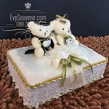 Souvenir Pernikahan Murah On Instagram Tempat Cincin Teddy Bear Kotak Dengan Hiasan Renda Rp 150 Pernikahan Murah Pernikahan Souvenir Pernikahan