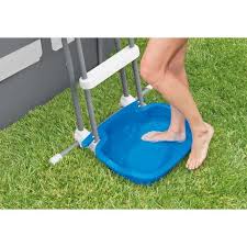 Quand on a fini vaincu les ufo, on extraie du tréfonds des placards les le bonheur de la brodeuse devant un nouvel ouvrage, l'embarras du choix, trouver le modèle, choisir sa toile, trier ses fils. Bac A Pied Pour Piscine Cdiscount