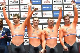 Ze zijn dus niet alleen teamgenoten en vrienden, maar ook elkaars rivalen. Jeffrey Hoogland Wielerspiegel