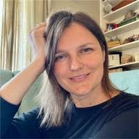 Emily Bay's Instagram, Twitter & Facebook