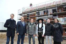 Sign up for facebook today to discover local businesses near you. Sozialer Wohnungsbau Richtfest Fur 30 Wohneinheiten Neustadt In Holstein Der Reporter