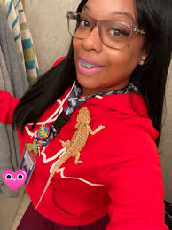 Snuggles from my Baby Boy Romeo 🦎 Before work he is spoil rotten 🍎