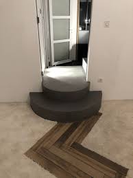 Remarquable Escalier Cremaillere Avec Palier Intermediaire En Beton Cire Vernis Mat Couleur Gris Aberdeen A Sautron En Loire Atlantique Pour Un Particulier Scal En 2020 Couleur Gris Beton Cire Cremaillere