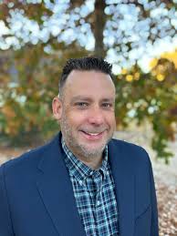 Unsung hero receives Congressional medal