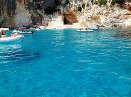 Il sentiero naturalistico di ponente, celebre per le piscine di venere, si snoda nella frazione di capo milazzo, in provincia di. Piscine Di Venere Celeste Vivo Picture Of Escursioni Cala Gonone Day Boat Tours Sardinia Tripadvisor